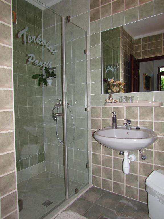 Torkolat Panzio Bed & Breakfast Tokaj Room photo