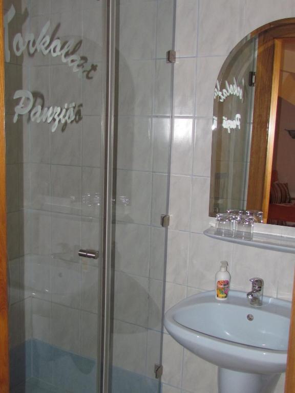 Torkolat Panzio Bed & Breakfast Tokaj Room photo